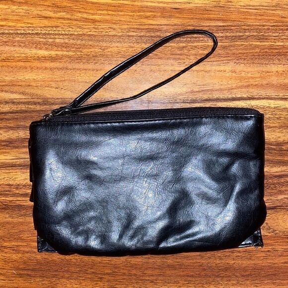 Black Ruffle Wristlet Faux Leather - Picture 5 of 5